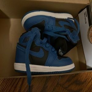 Jordan 1 blue and black infant